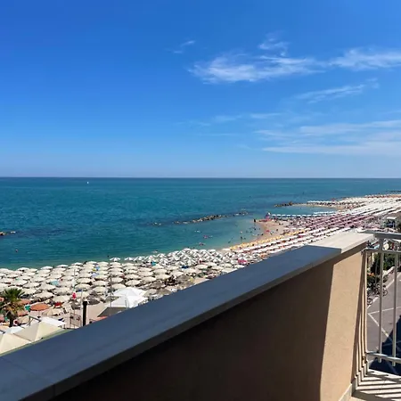 Il Balcone Sul Mare Lejlighed Porto Recanati
